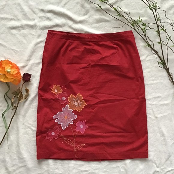 Susan Bristol Red Skirt With Beading and Floral Details Size 8 - Picture 3 of 11